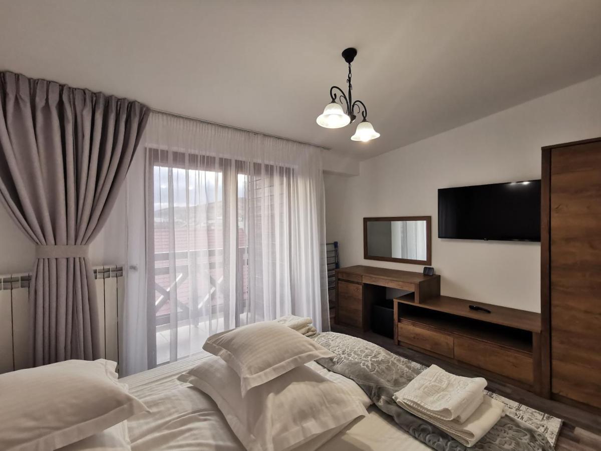 Rose Residence Гура Хуморулуй Екстериор снимка