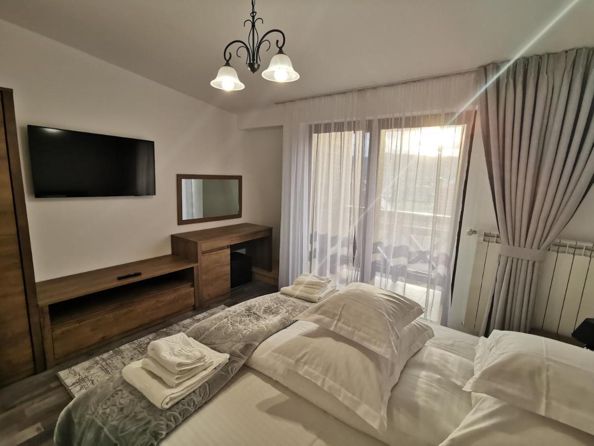 Rose Residence Гура Хуморулуй Екстериор снимка
