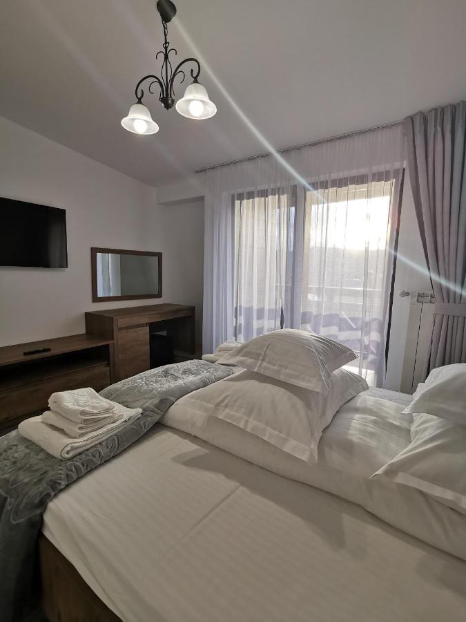 Rose Residence Гура Хуморулуй Екстериор снимка